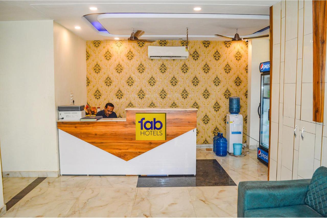Fabhotel The Golf Inn Нойда Экстерьер фото