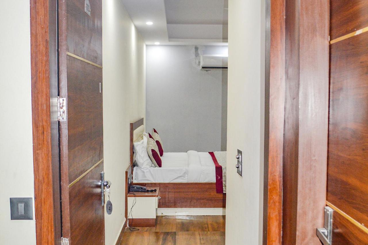 Fabhotel The Golf Inn Нойда Экстерьер фото